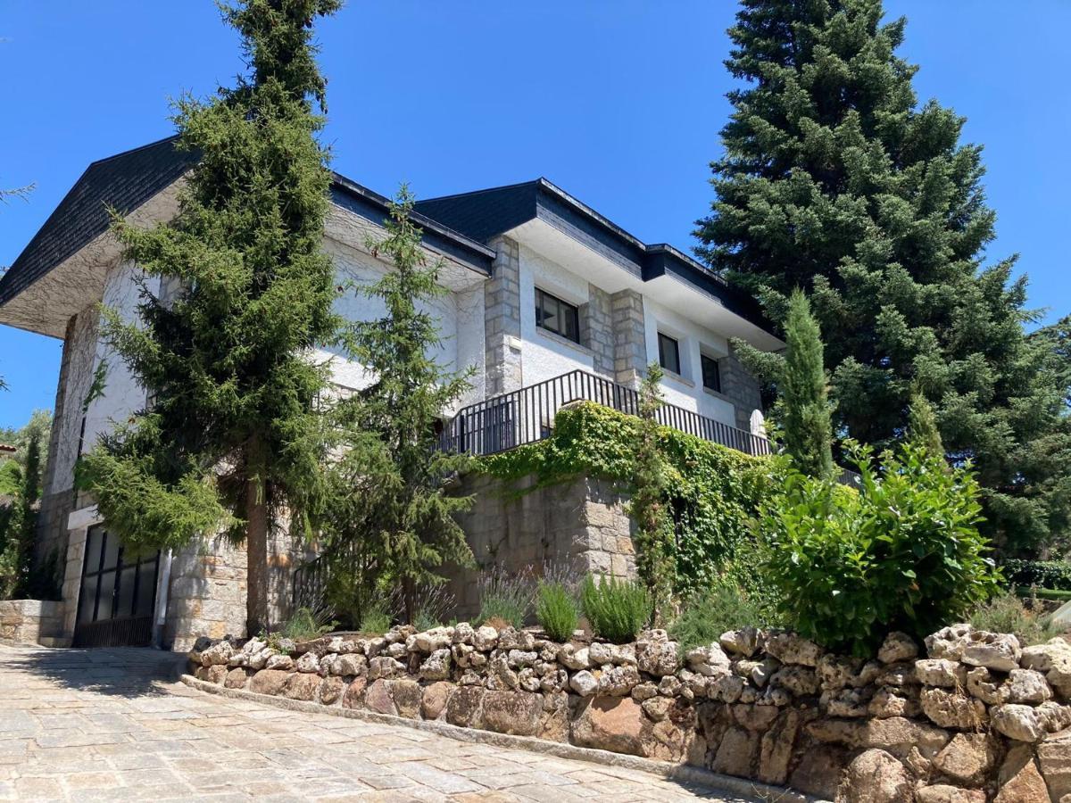 Los Cedros, Gran Chalet Con Piscina Y Apartamento En Navacerrada Villa Exterior foto