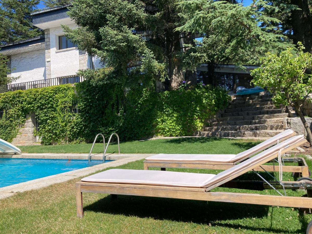 Los Cedros, Gran Chalet Con Piscina Y Apartamento En Navacerrada Villa Exterior foto